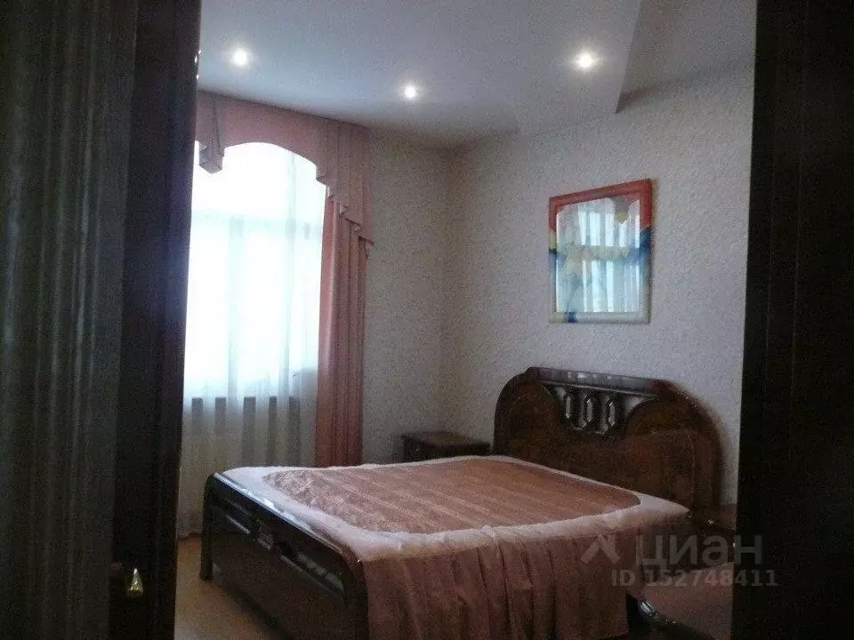 2-к кв. Севастополь ул. Генерала Крейзера, 5 (95.0 м) - Фото 1