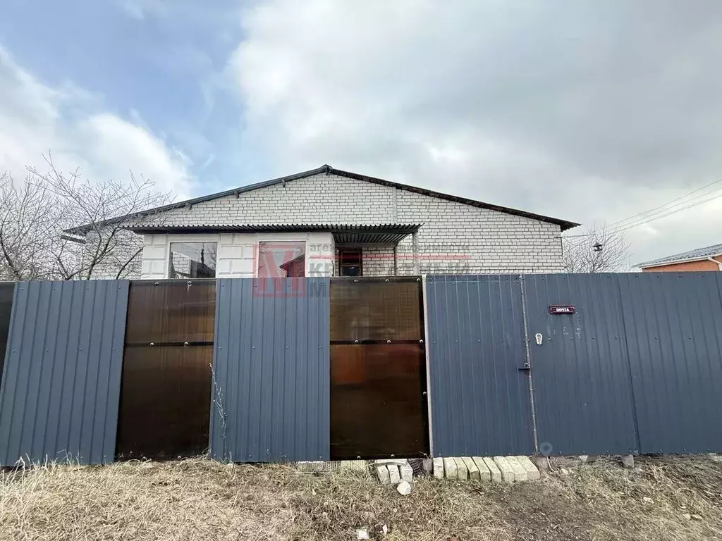 Дом в Белгородская область, Старооскольский городской округ, с. ... - Фото 0