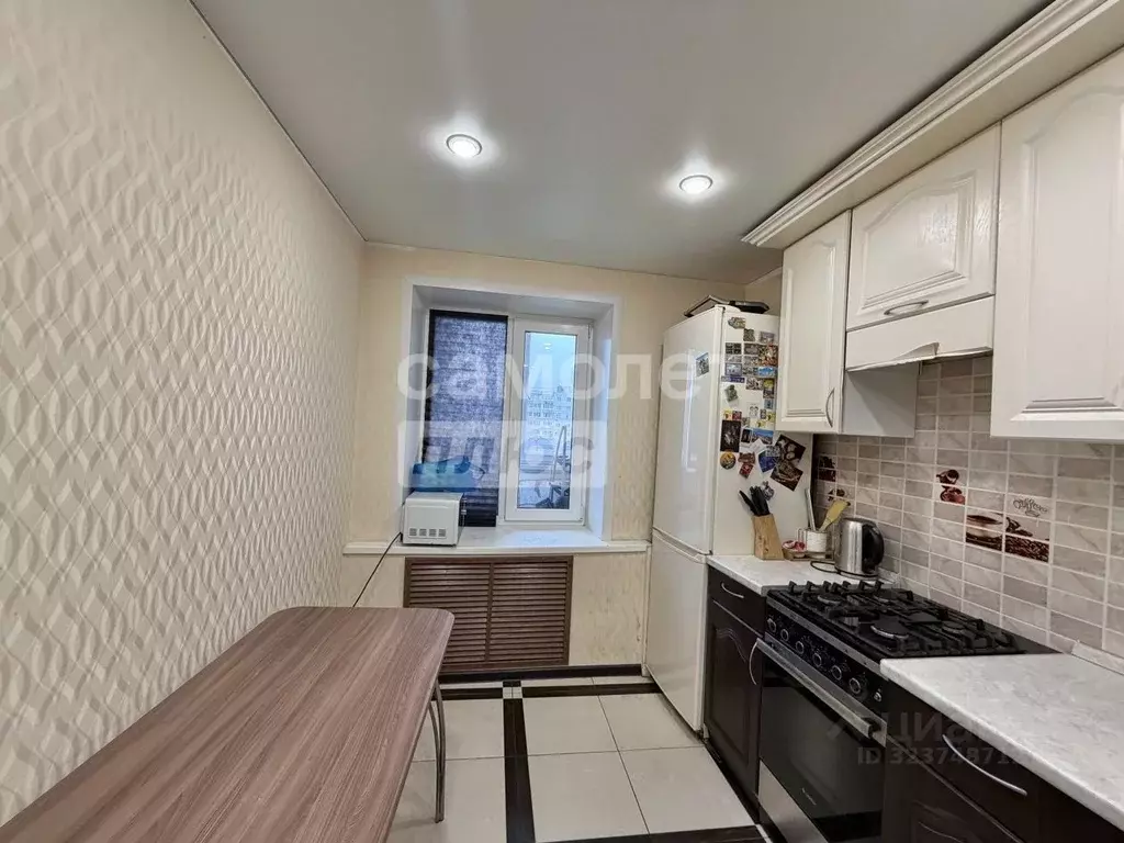 2-к кв. Брянская область, Брянск ул. Молодой Гвардии, 71А (52.4 м) - Фото 2