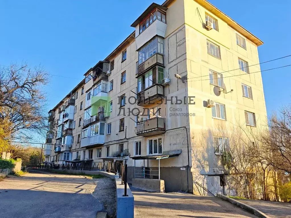 3-к кв. Севастополь, Севастополь, Инкерман г. ул. Менжинского, 25 ... - Фото 1