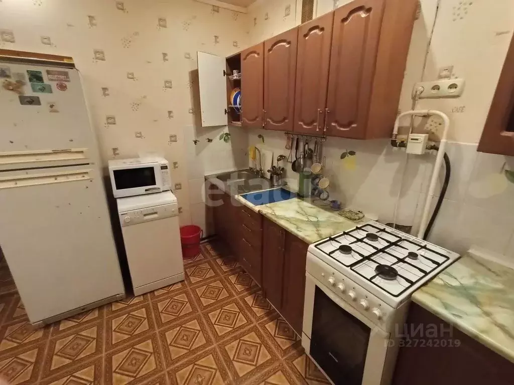 3-к кв. Ямало-Ненецкий АО, Новый Уренгой ул. Геологоразведчиков, 16Б ... - Фото 2