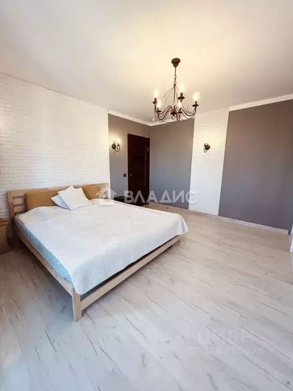 3-к кв. Калининградская область, Калининград ул. Гайдара, 102 (73.6 м) - Фото 1