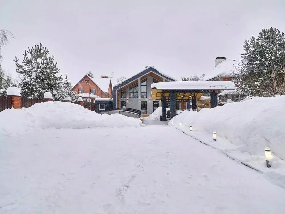 Дом в Московская область, Пушкино ул. Островского, 1/8 (190 м) - Фото 1