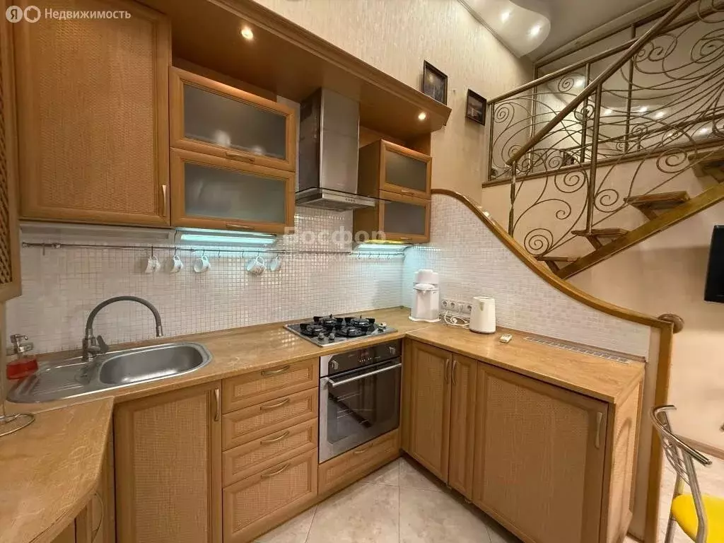 4-комнатная квартира: Феодосия, улица Десантников, 20 (79 м) - Фото 2