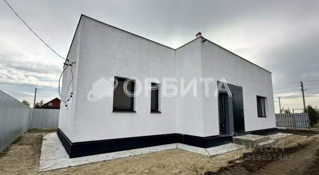 Дом в Тюменская область, Тюменский район, д. Ушакова бул. Центральный ... - Фото 0