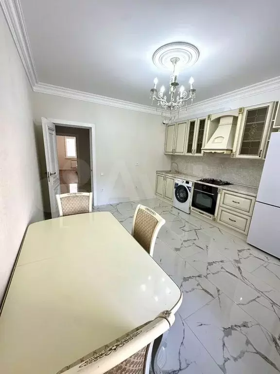 2-к. квартира, 75 м, 4/10 эт. - Фото 1