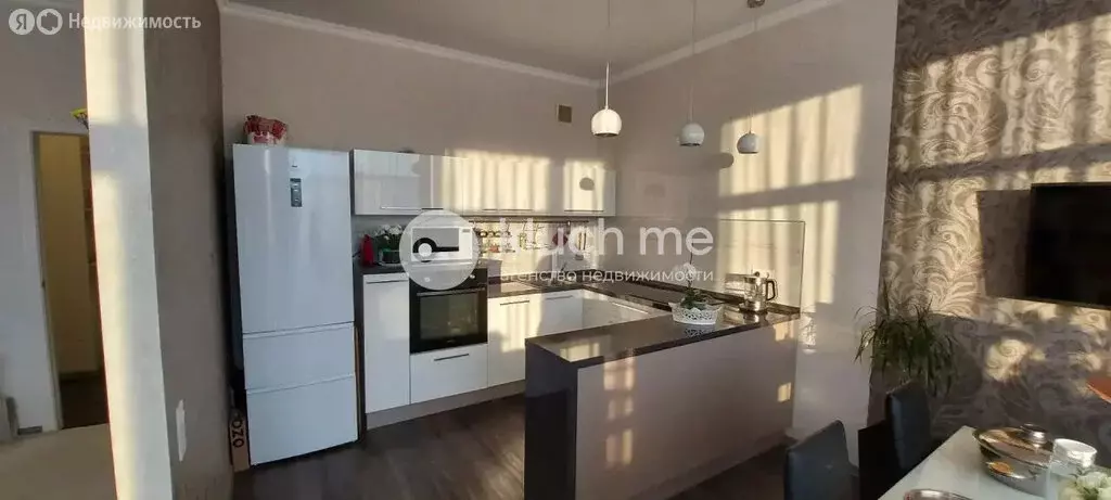 3-комнатная квартира: Казань, улица Айвазовского, 16 (101.7 м) - Фото 1