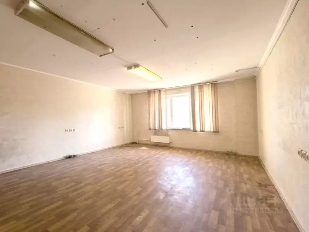 Торговая площадь в Красноярский край, Красноярск ул. Калинина, 8 (94 ... - Фото 1