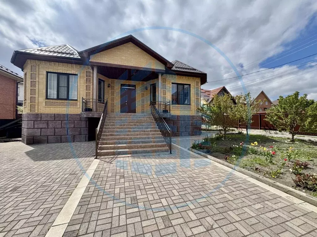 Дом в Ставропольский край, Ессентуки Студеная ул. (222 м) - Фото 1