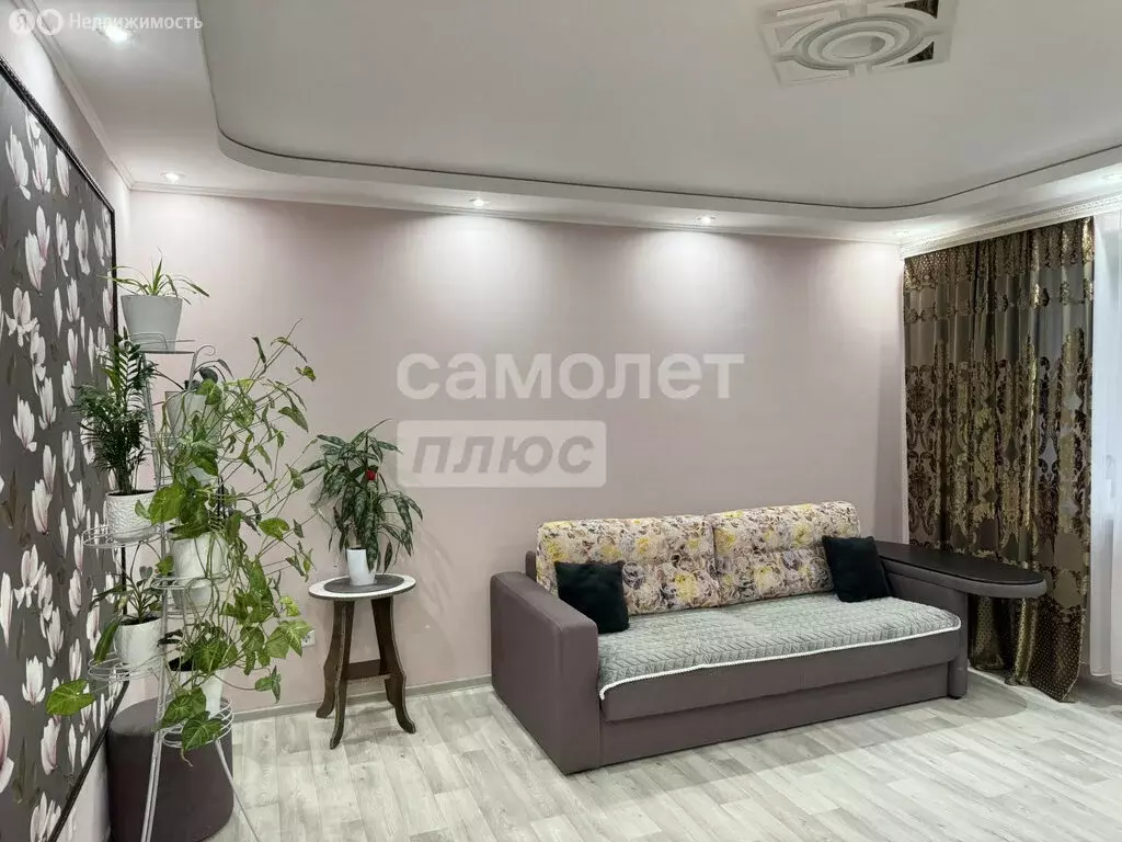 2-комнатная квартира: Медведево, посёлок городского типа Медведево, ... - Фото 1