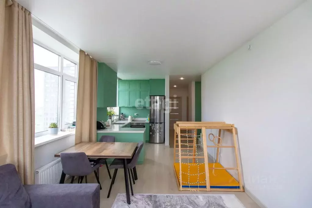 2-к кв. Тюменская область, Тюмень ул. Алматинская, 6 (69.9 м) - Фото 1