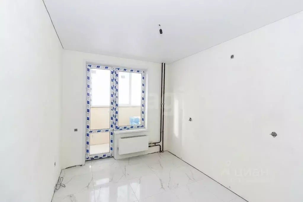 1-к кв. Тюменская область, Тюмень ул. Фармана Салманова, 8 (35.6 м) - Фото 1