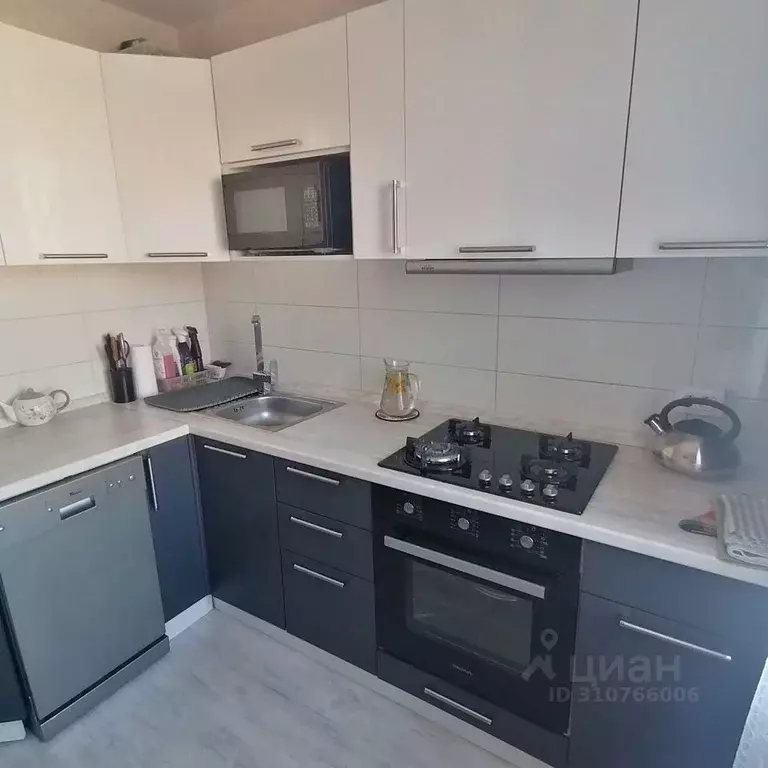 2-к кв. Псковская область, Псков ул. Алтаева, 5 (46.0 м) - Фото 2