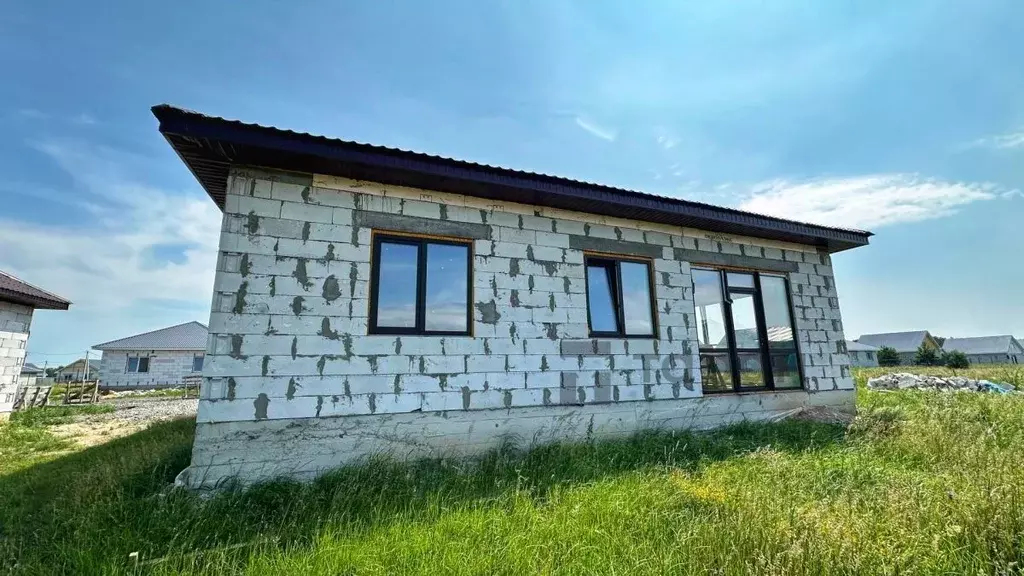 Дом в Челябинская область, Красноармейский муниципальный округ, пос. ... - Фото 1