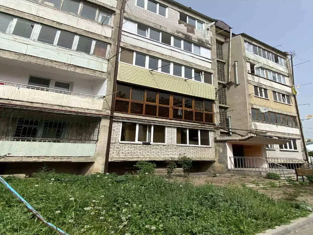 2-к кв. Карачаево-Черкесия, Карачаевск ул. Курджиева, 3 А (48.9 м) - Фото 0