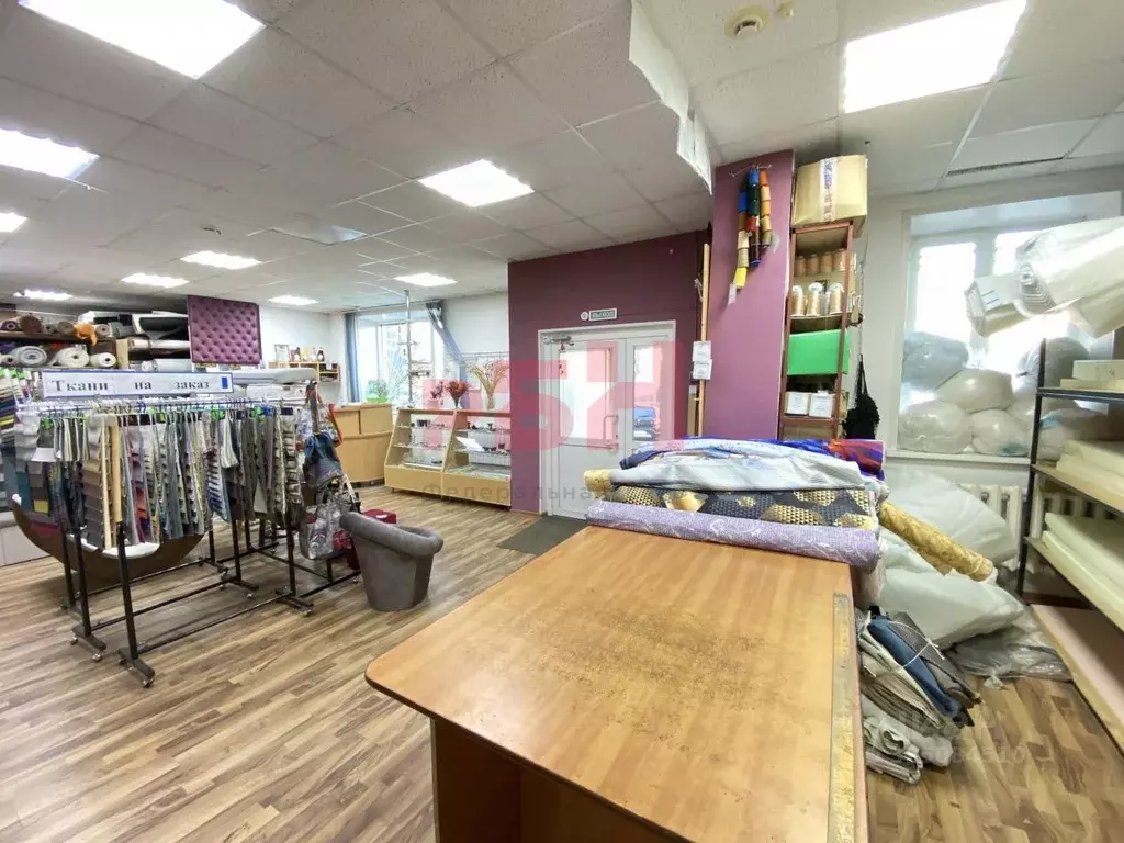 Торговая площадь в Курганская область, Курган ул. Куйбышева, 142А (163 ... - Фото 1