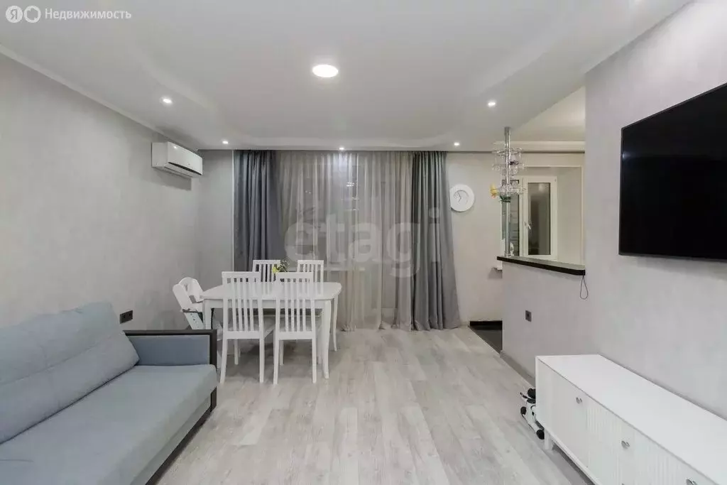 3-комнатная квартира: Тюмень, улица Станислава Карнацевича, 12 (73.7 ... - Фото 2