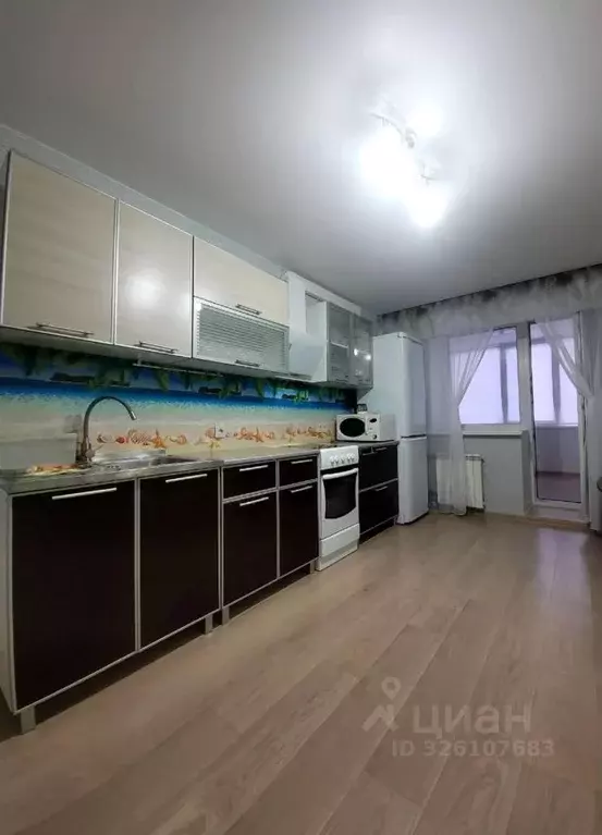 2-к кв. Омская область, Омск Нефтезаводская ул., 28к1 (67.0 м) - Фото 1