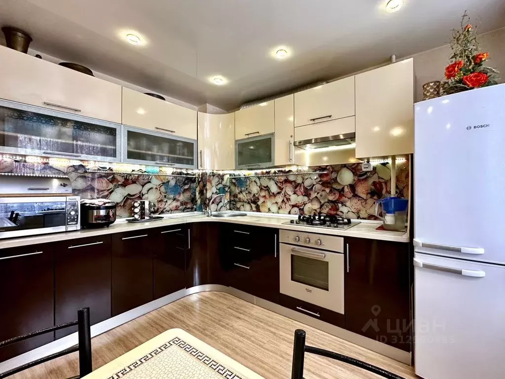 3-к кв. Кировская область, Киров ул. Физкультурников, 2 (61.1 м) - Фото 1