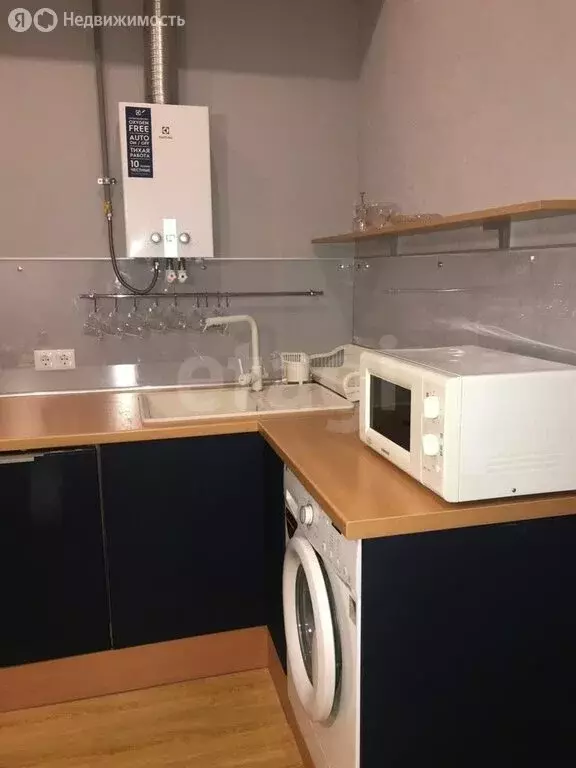 3-комнатная квартира: Севастополь, Большая Морская улица, 43 (78.5 м) - Фото 2