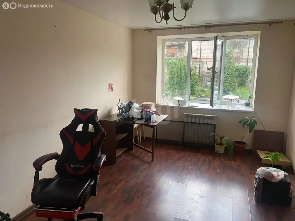 3-комнатная квартира: Владикавказ, улица Керменистов, 16А (62 м) - Фото 0