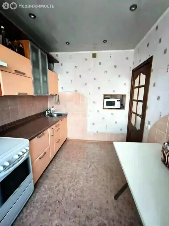 3-комнатная квартира: Стерлитамак, Коммунистическая улица, 66 (65.9 м) - Фото 2