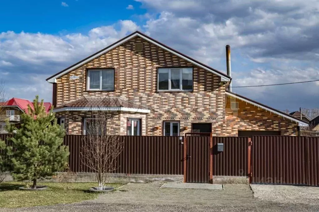 Дом в Хакасия, Абакан 10-й мкр, ул. Рождественская (170 м) - Фото 1