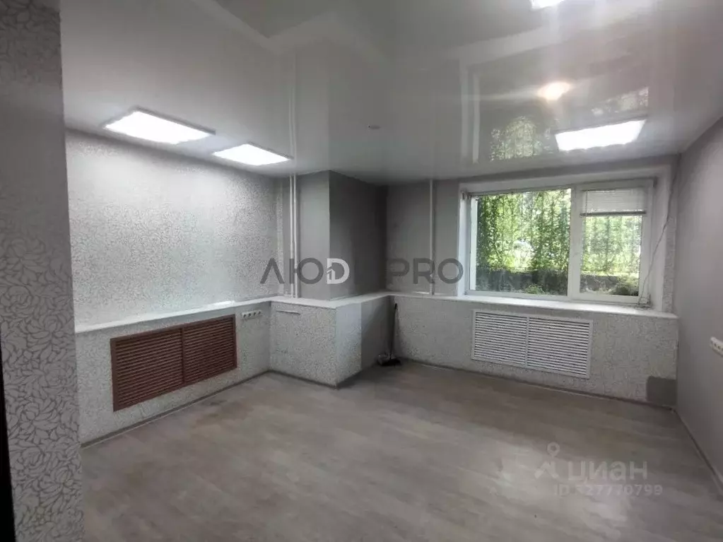 Офис в Кировская область, Киров ул. Сурикова, 33 (52 м) - Фото 1