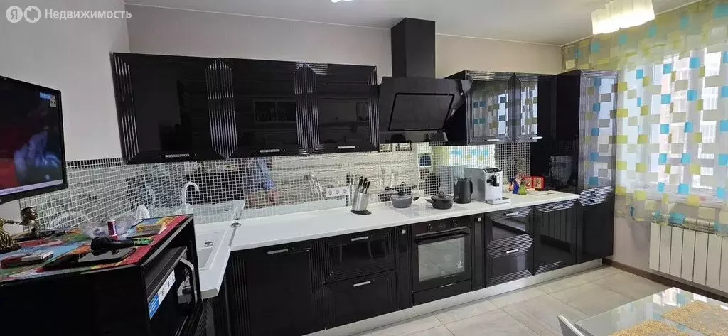 2-комнатная квартира: Иркутск, проезд Юрия Тена, 18 (64.5 м) - Фото 1