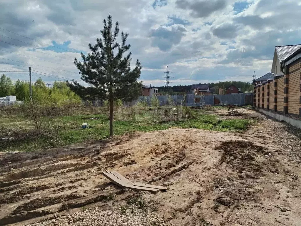 Участок в Московская область, Ленинский городской округ, д. ... - Фото 1