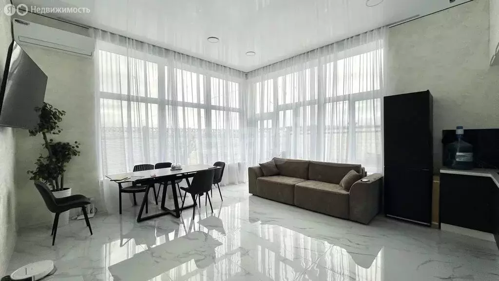 Дом в Мирное, улица Вити Коробкова (145.8 м) - Фото 1