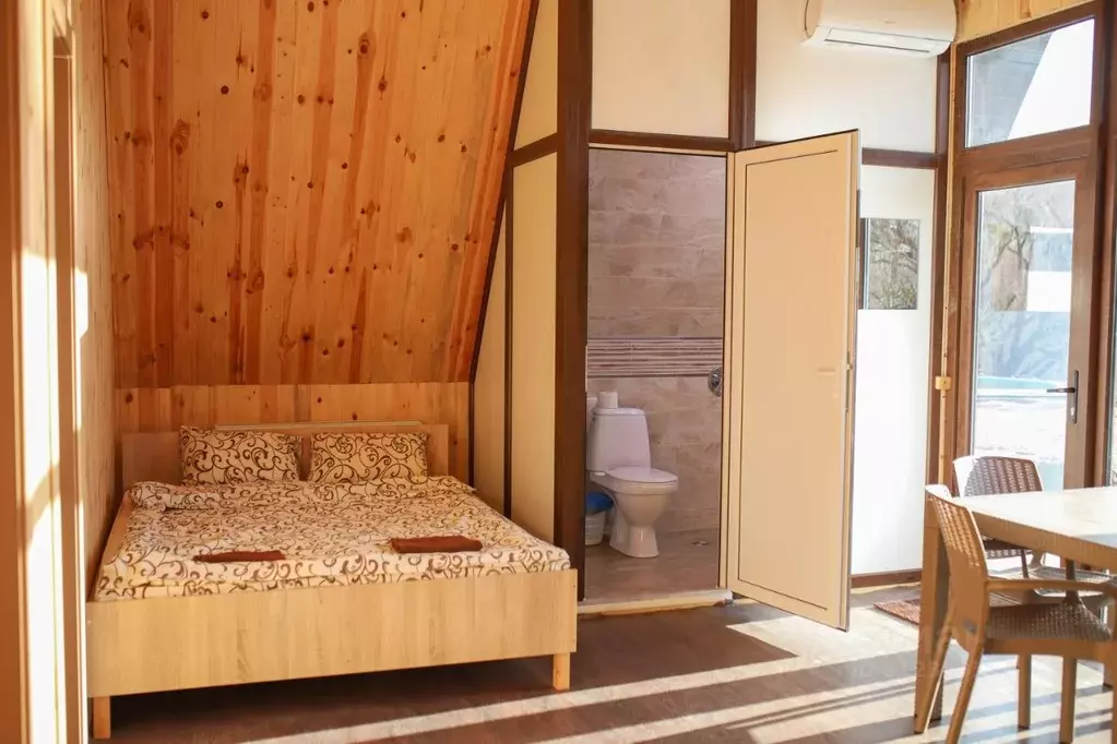 Дом в Крым, Симферопольский район, Добровское с/пос, с. Перевальное ... - Фото 1