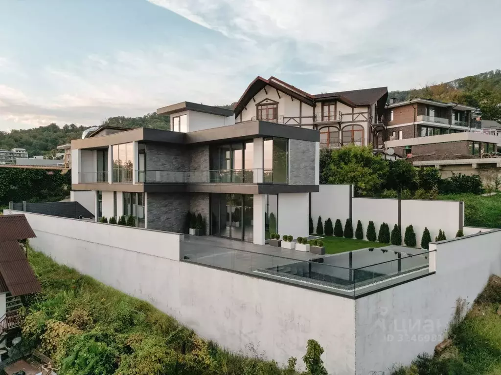 Дом в Краснодарский край, Сочи ул. Ручей Видный (330 м) - Фото 1