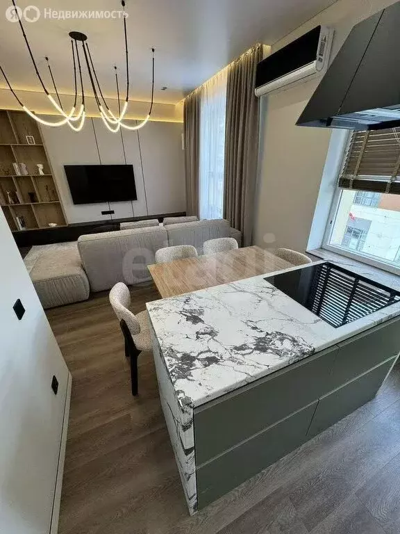 2-комнатная квартира: Томск, Комсомольский проспект, 48Б (70 м) - Фото 1