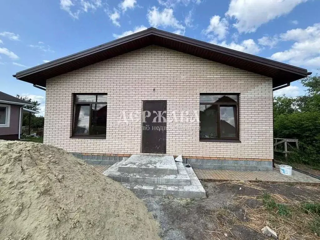 Коттедж в Белгородская область, Старооскольский городской округ, с. ... - Фото 1