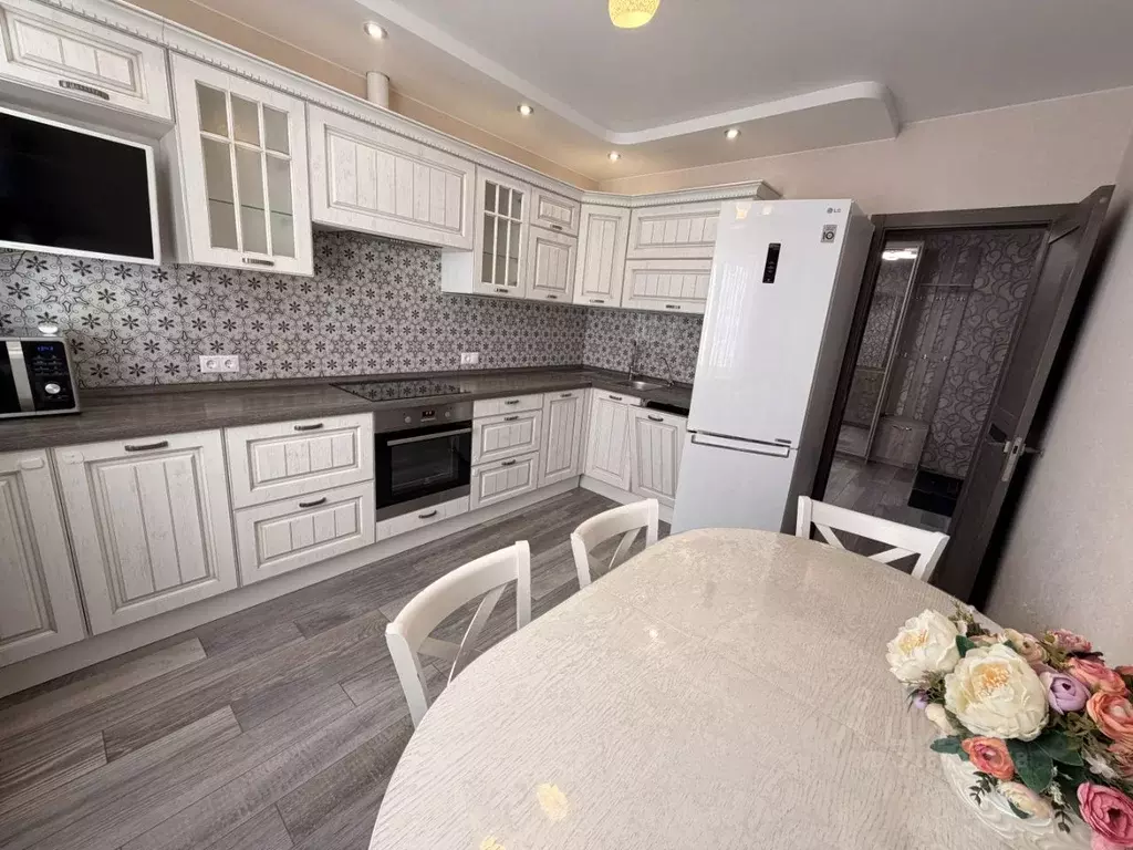 2-к кв. Саратовская область, Саратов проезд 4-й Волжский, 20 (70.0 м) - Фото 1