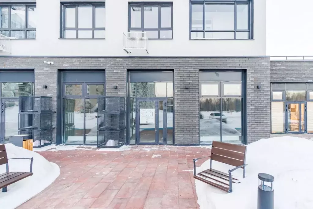 Помещение свободного назначения в Тюменская область, Тюмень ул. Андрея ... - Фото 1