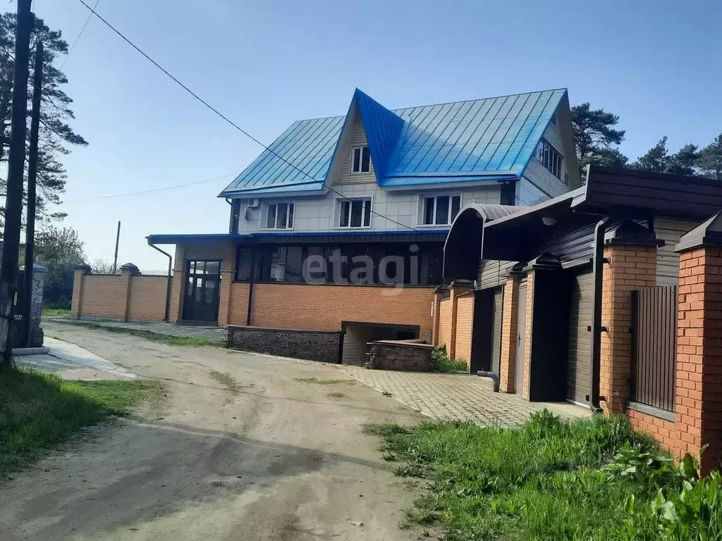 Дом в Алтайский край, Бийск Байкальский пер., 101Е/1 (300 м) - Фото 1