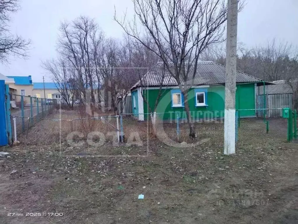 Дом в Воронежская область, Хохольский рп ул. Краснооктябрьская (40 м) - Фото 0