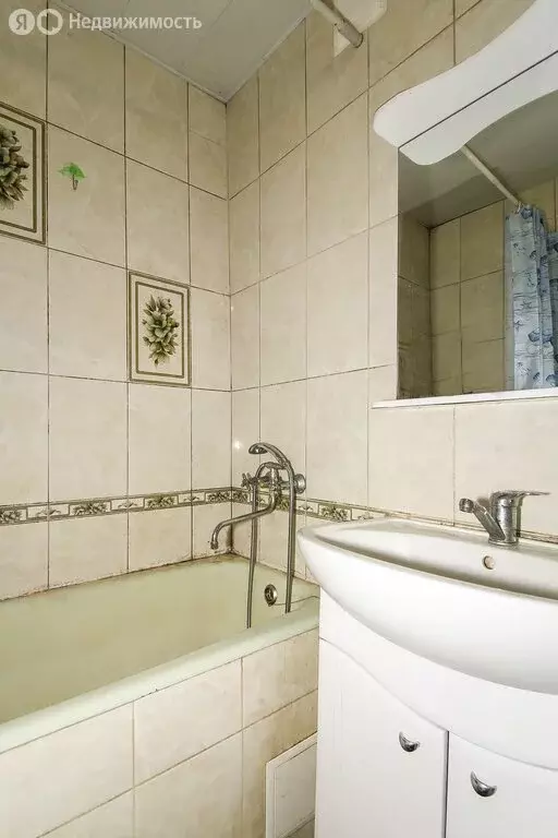 3-комнатная квартира: Тюмень, Авторемонтная улица, 21А (58.2 м) - Фото 1