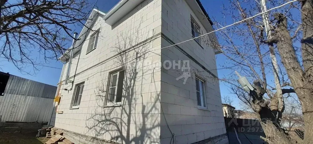Дом в Астраханская область, Астрахань Цветной пер. (84 м) - Фото 1