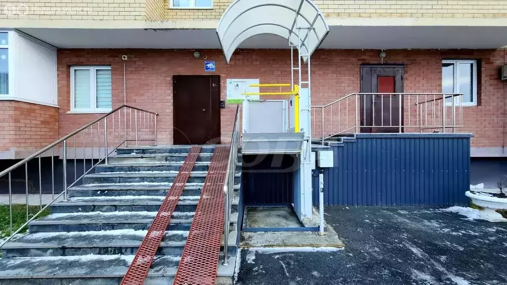 2-комнатная квартира: Тюмень, Газопромысловая улица, 8 (55.7 м) - Фото 1
