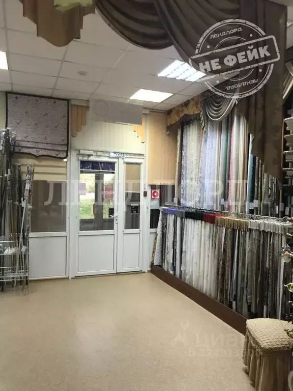 Торговая площадь в Ростовская область, Новочеркасск спуск Герцена, 19 ... - Фото 1