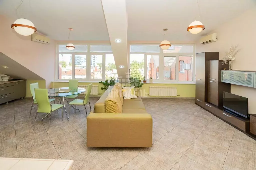 2-к кв. Воронежская область, Воронеж ул. Комиссаржевской, 15Б (87.0 м) - Фото 1