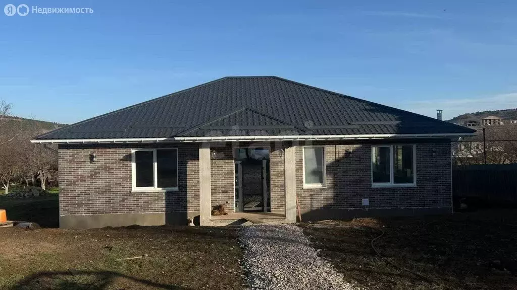 Дом в Трудовское сельское поселение, село Строгоновка, улица Ай-Петри ... - Фото 2