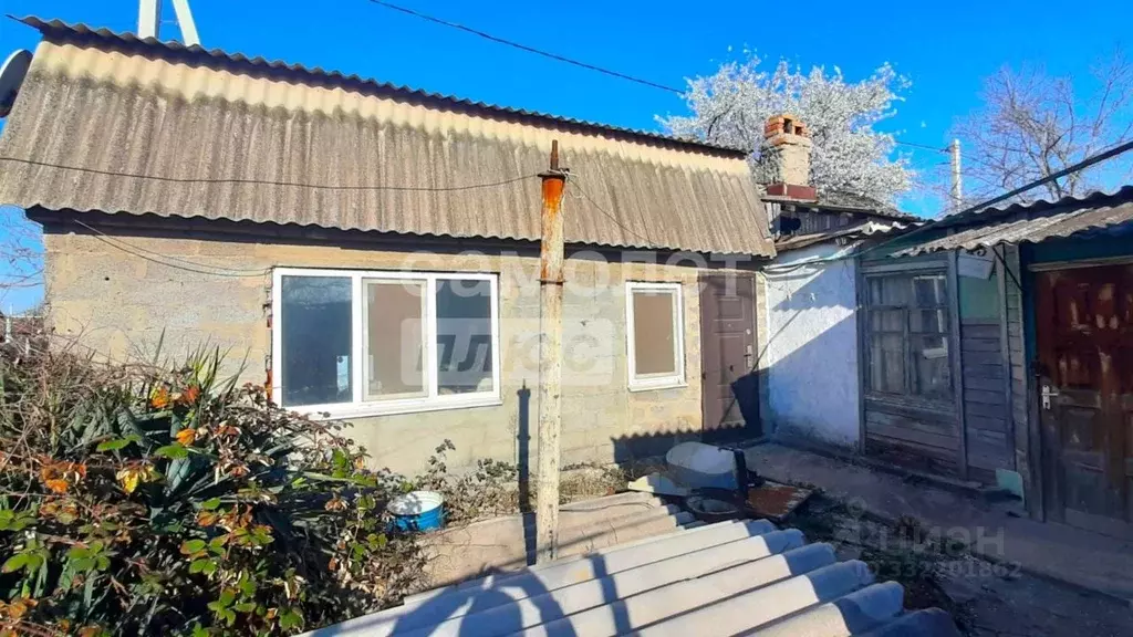 Дом в Краснодарский край, Крымск ул. Маршала Жукова (50 м) - Фото 1