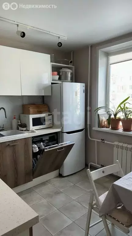 3-комнатная квартира: Усинск, улица Строителей, 14/1 (66.8 м) - Фото 1