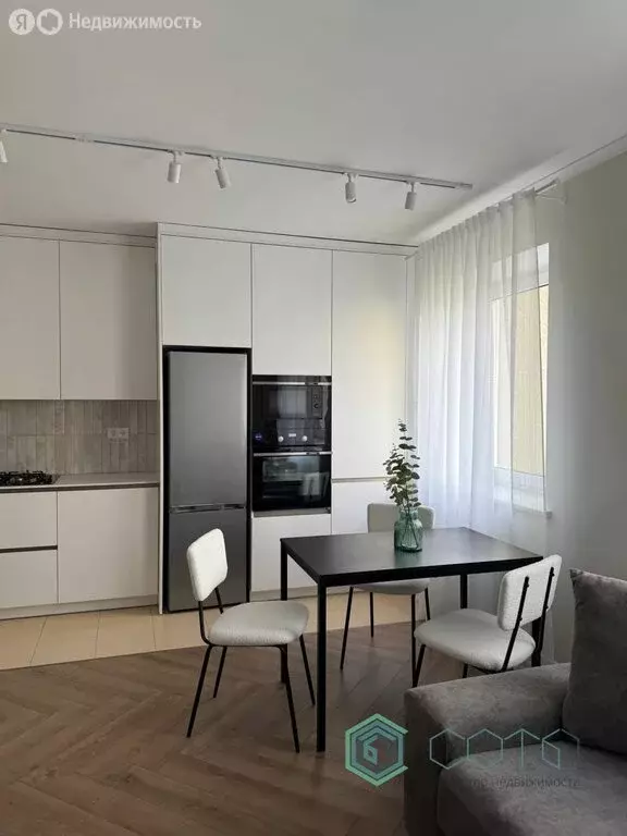 3-комнатная квартира: Калининград, Озёрная улица, 34А (73.8 м) - Фото 0