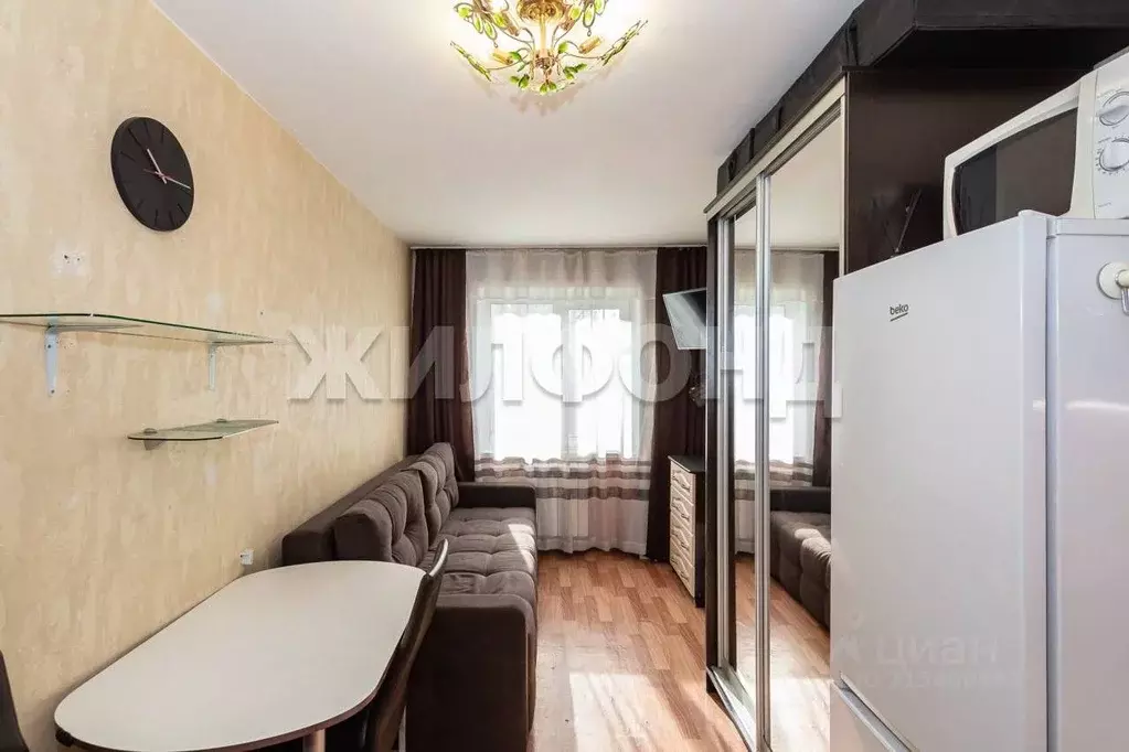 Комната Новосибирская область, Новосибирск Новогодняя ул., 16 (15.4 м) - Фото 1