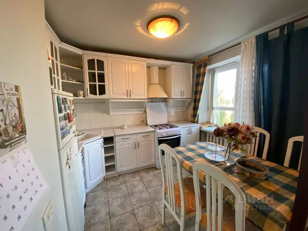 4-к кв. Волгоградская область, Волгоград ул. Кирова, 107Б (74.5 м) - Фото 1